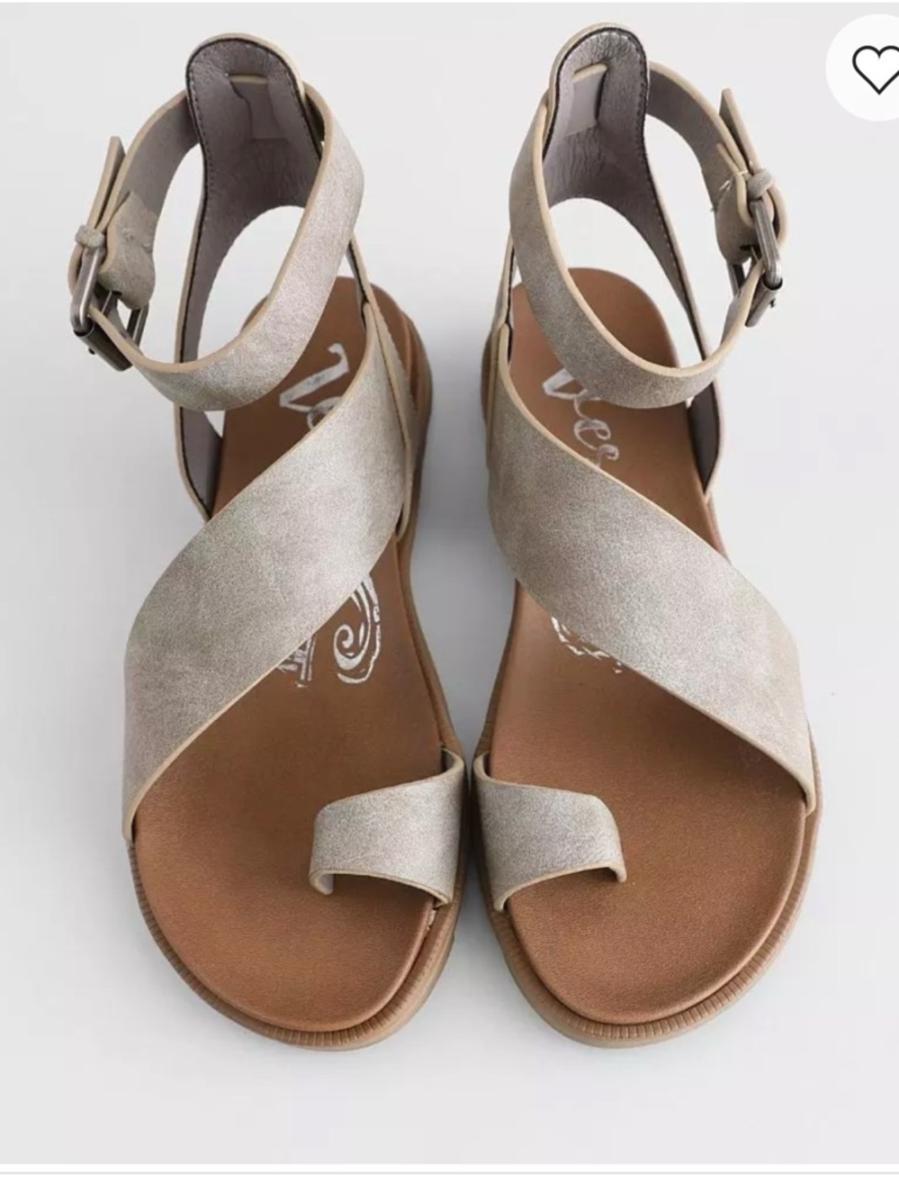 Neutral metallic silver flat strappy sandals Very G  Women's size 10